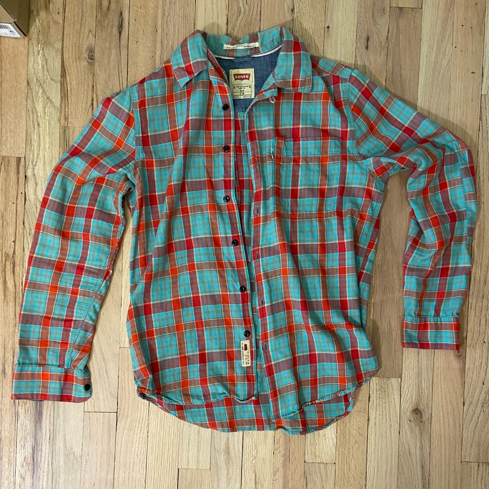 Small Mens Plaid Button Up Shirt